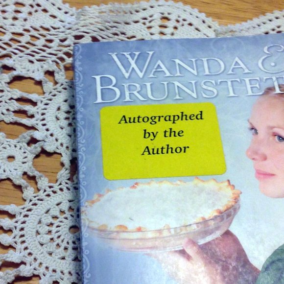 3 for $10 book sale! Amish - White Christmas Pie, Wanda Brunstetter - Picture 4 of 7